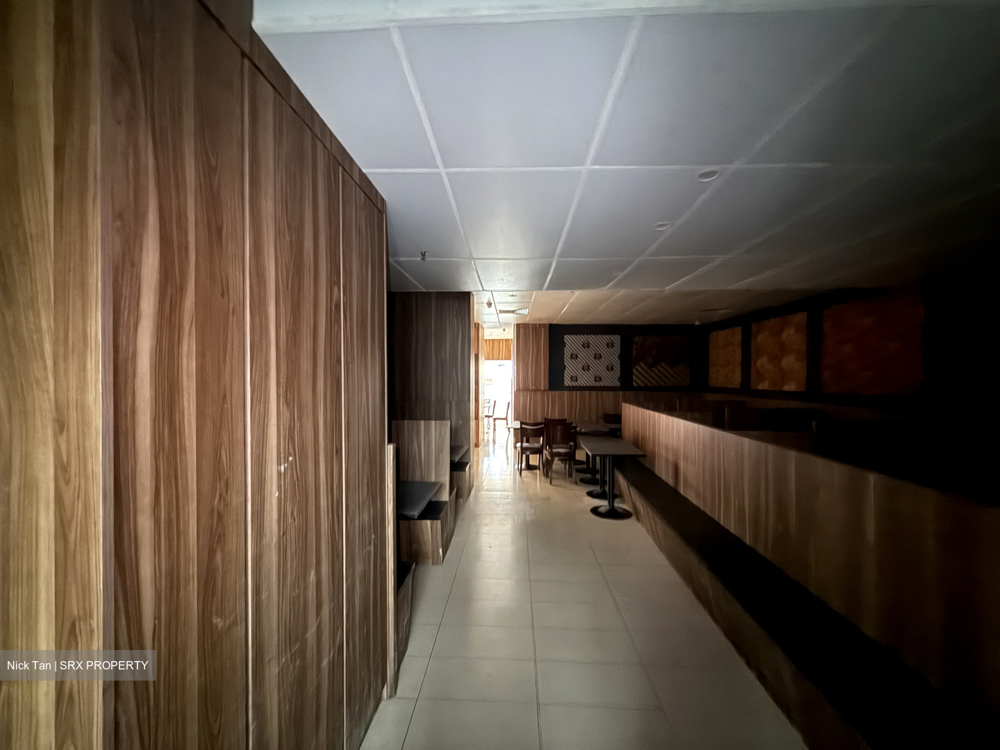 Lucky Plaza (D9), Retail #554451921